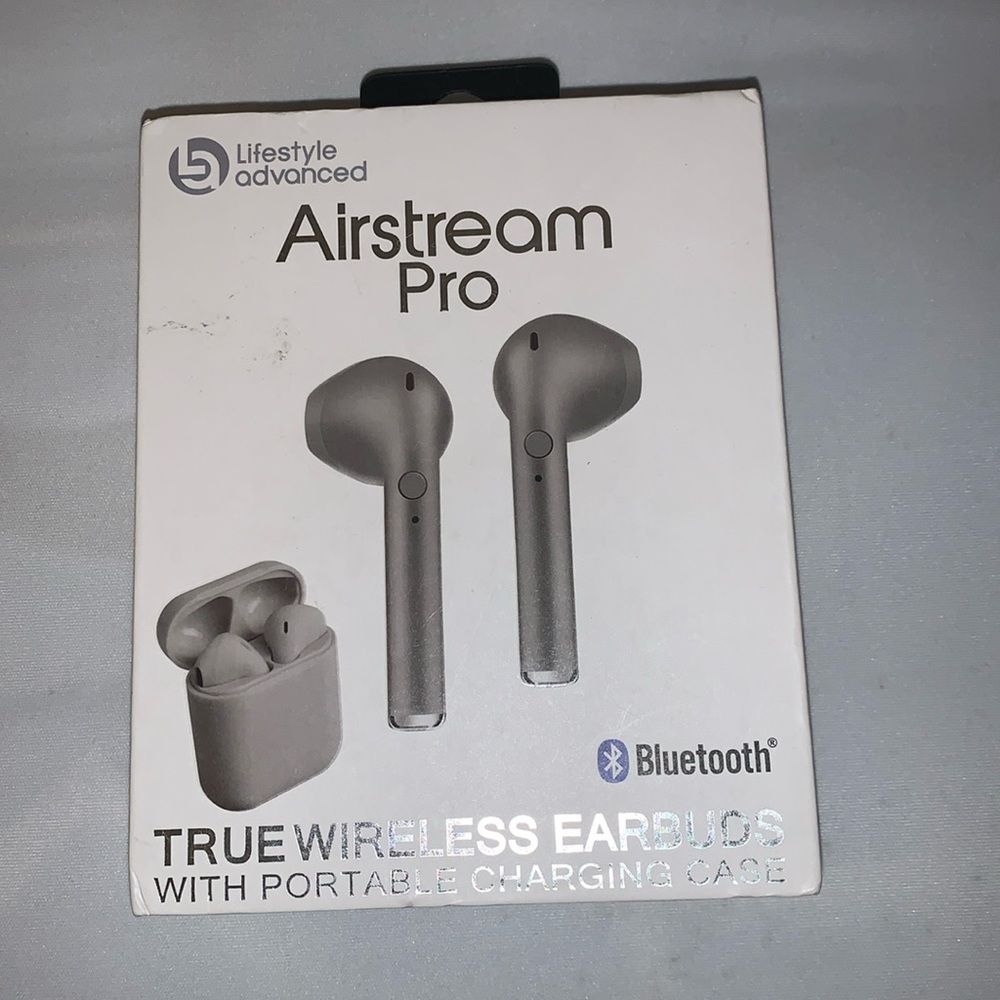 Wireless earbuds